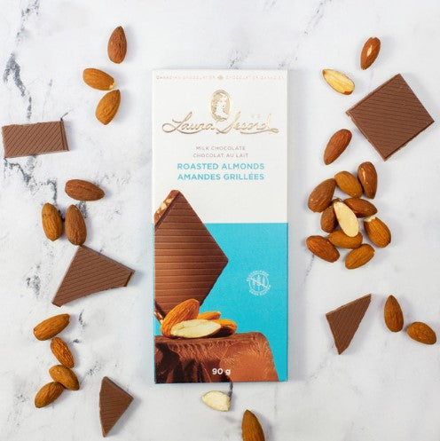 Barre de chocolat au lait aux amandes grillées